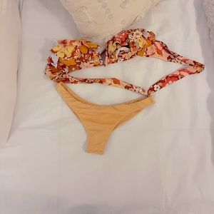 Billabong bikini TOP ONLY - Frill / Floral